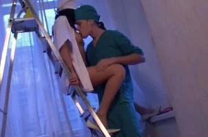 У доктора с медсестрой, сексуальный перерыв между пациентами