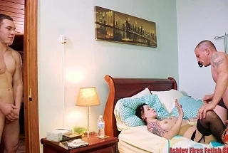 Нашла себе молодого мужа, но объявился старый и трахнул её