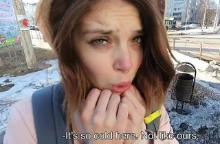 Встретил сводную сестру с поезда и сразу повел домой, согревать сексом