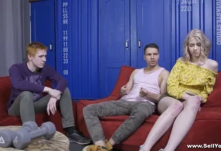 Рыжий дал трахнуть жену, соседу, которому они испортили машину