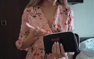 Доставка платная, поэтому вам придется раздвинуть ноги