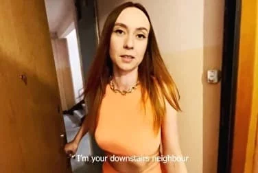 Наглая соседка вместо скандала разделась до гола