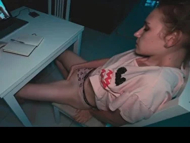 Сестра друга попалась на дрочки и теперь не отвертеться