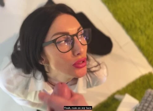 Мамочка пришла на собеседование, где нужно было отсосать боссу