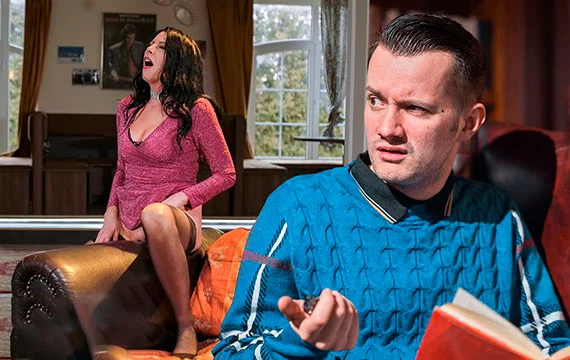 Что-то я не понял, мачеха что, трахает диван?