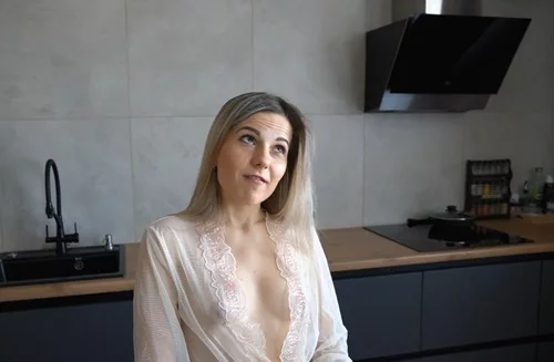 Мачеха удивилась моему утреннему стояку